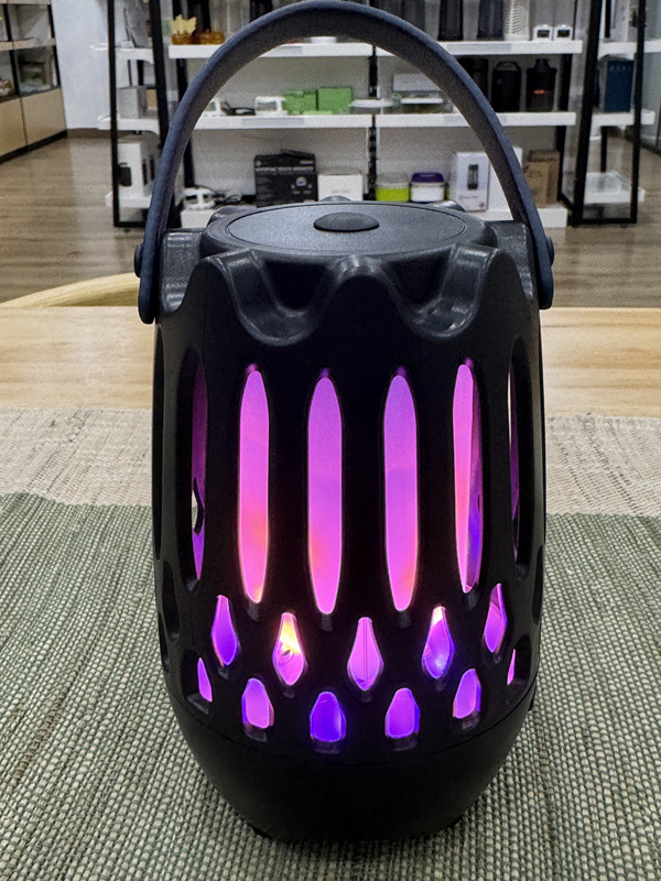 OEM/ODM ロゴ ブルートゥース スピーカー 炎 光 UV LED キャンプランプ 充電可能 蚊 蝶 蚊 捕捉 飛ぶ昆虫 粘り強い罠 3